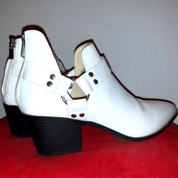 Forever 21 white leather ankle boots - Picture 12 of 13